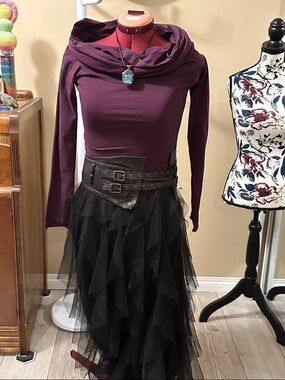Festival Off-Shoulder Long Sleeve Top in Deep Plum